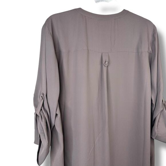 Torrid NWT Harper Iron Dark Grey Button Collarless 3/4 Sleeve Pullover Blouse - Picture 9 of 11